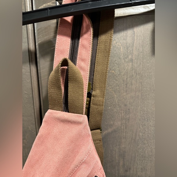 Davan Designs Canvas Sling Bag,multifunctional in pink, excellent cond… - Picture 7 of 8